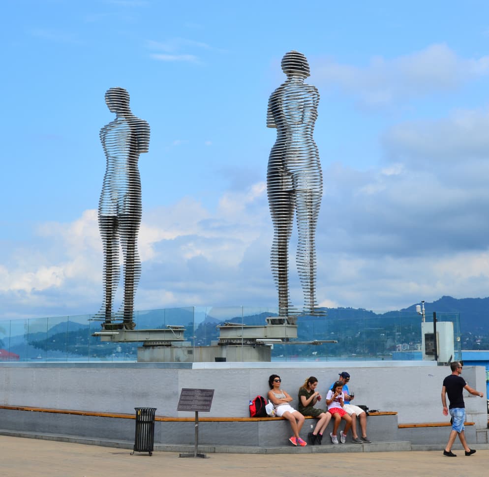 Batumi : La Ville la Plus Sûre pour Investir en 2024 — Un Environnement Propice à la Tranquillité et aux Affaires