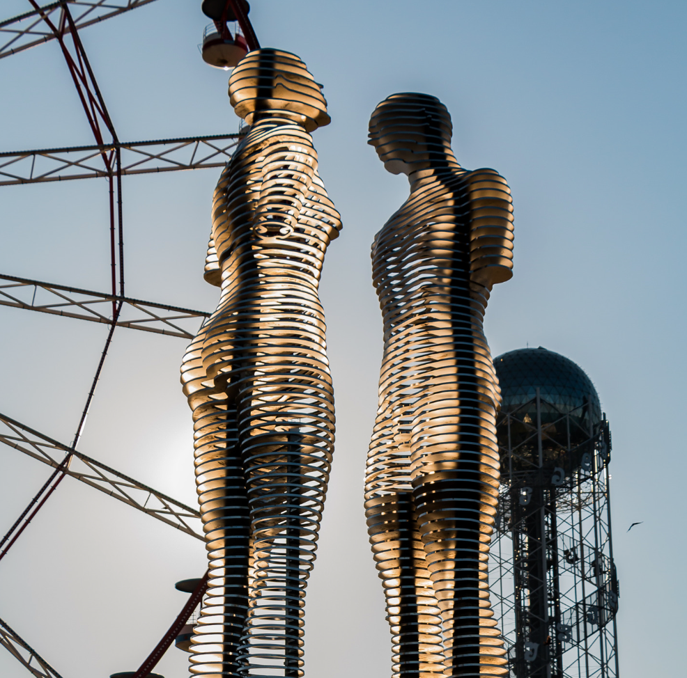  Diversité architecturale de Batoumi : Un Mélange Harmonieux d’Ancien et de Moderne