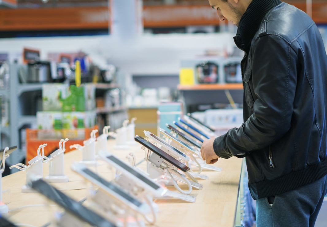  Le « Tourisme Téléphonique » en Géorgie : Les Turcs Affluent pour Acheter l’iPhone 16