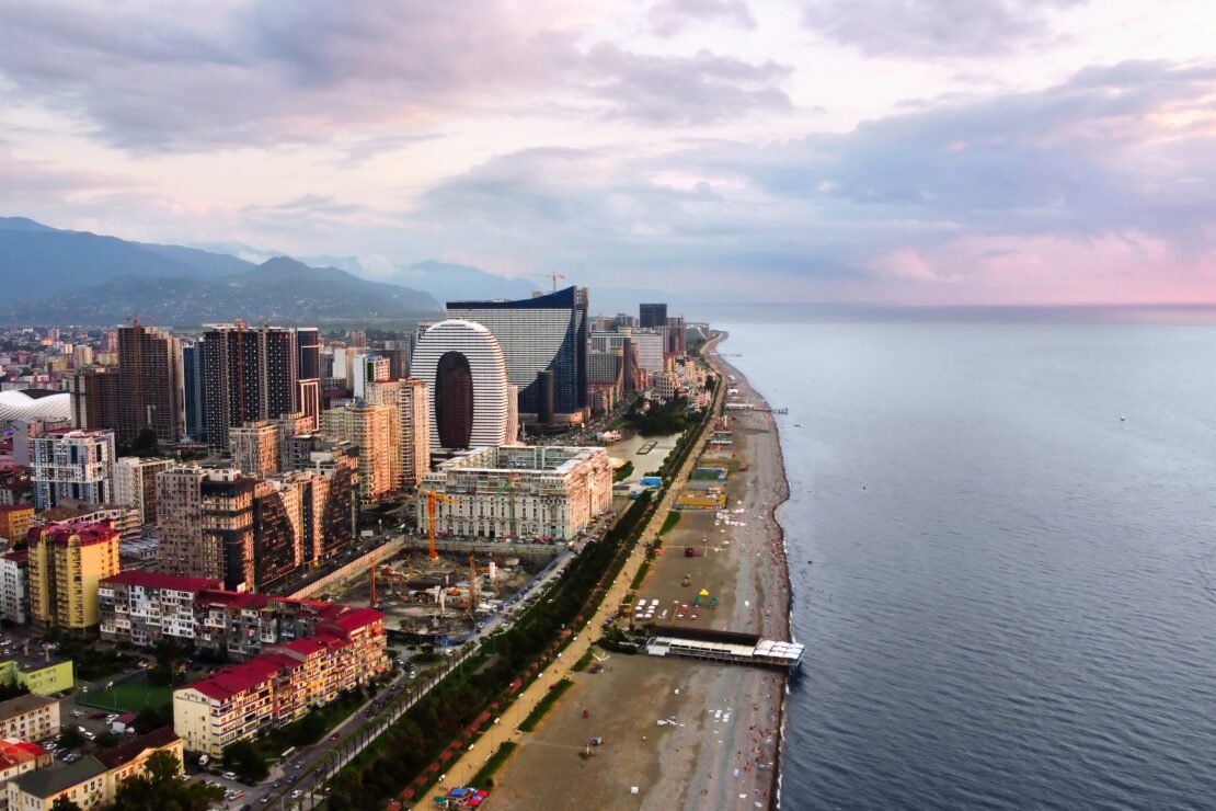  Batumi : Un Hub Stratégique au Bord de la Mer Noire Attirant Touristes et Entrepreneurs