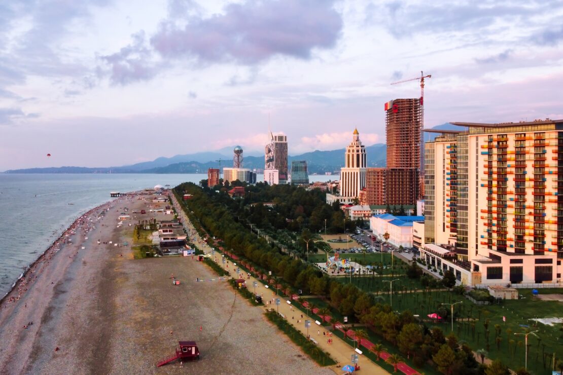  L&rsquo;impact du tourisme sur le marché immobilier de Batumi : Opportunités et défis